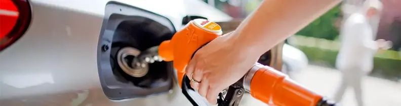 Контроль заправок и сливов: как GPS мониторинг и датчики уровня топлива наводят порядок